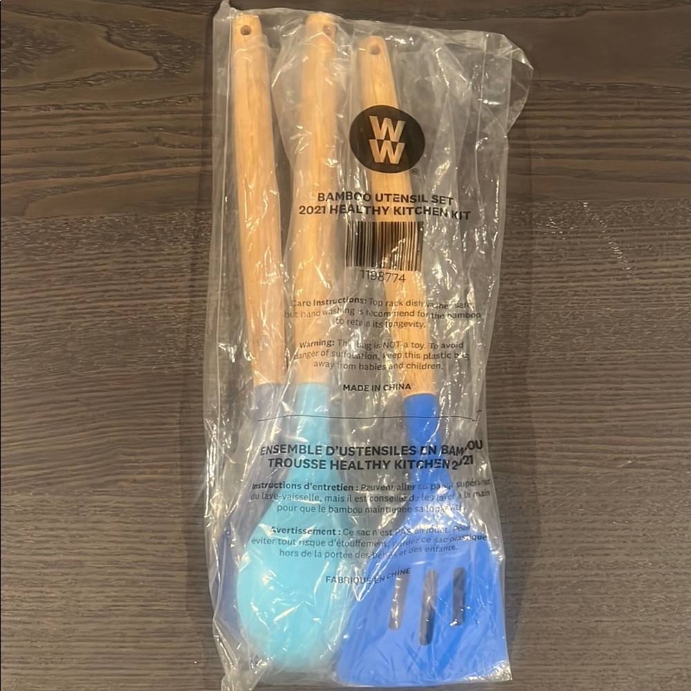 WW Bamboo Utensil Set with Blue Silicone
